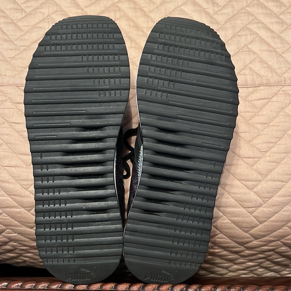 Puma shoes - Picture 6 of 8